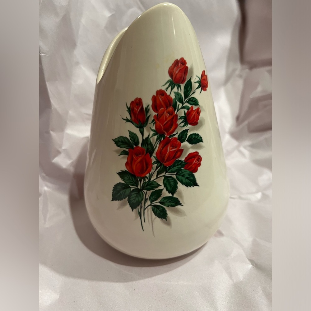 McCoy USA Tudor Rose Vase Circa 1940’s Excellent Condition